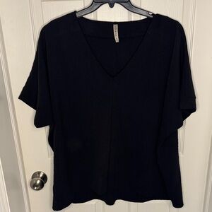 EUC Zenana Outfitters Black Short Sleeve Blouse